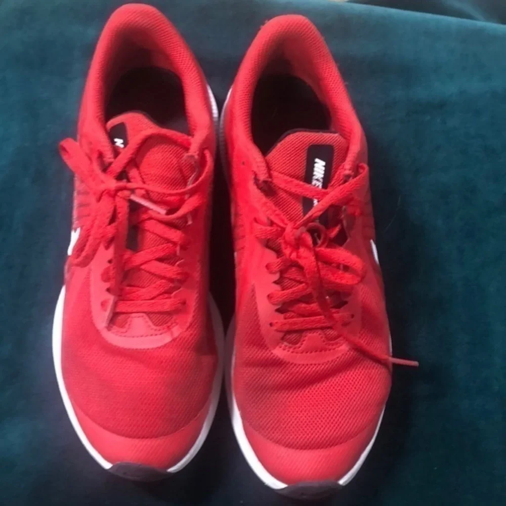 Nike‎ 7 youth red tennis shoes downshifter D103